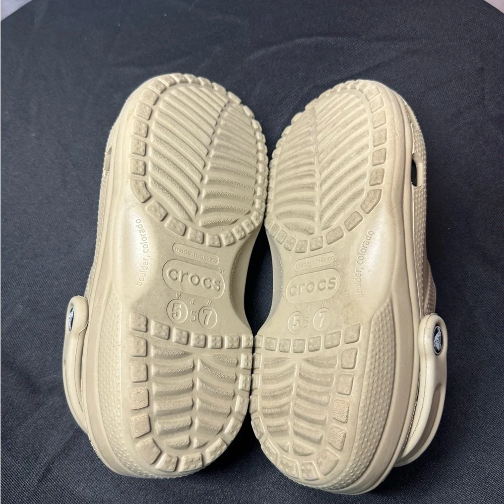 Crocs Beige Sandals with Cushioned Sole - Picture 4 of 6